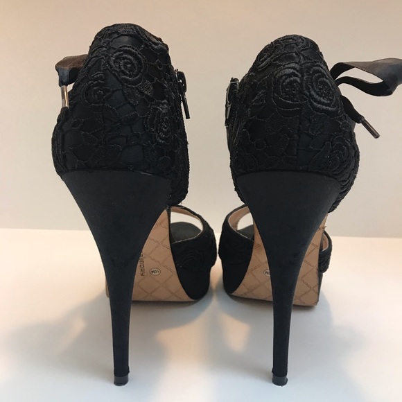 Never worn-Black Chinese Laundry with 4inch heel - Picture 3 of 3